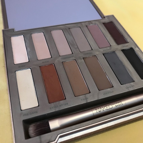 Urban Decay Ultimate Basics eyeshadow palette - Picture 3 of 3